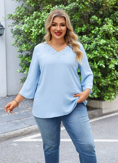 Women's Plus Size Floral Trim V-Neck Tunic Top