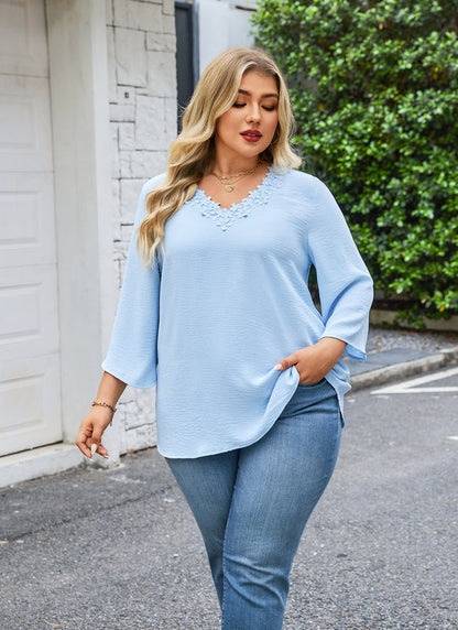 Women's Plus Size Floral Trim V-Neck Tunic Top