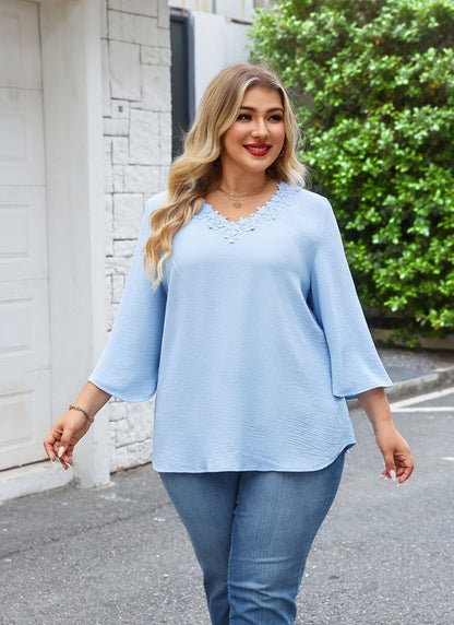 Women's Plus Size Floral Trim V-Neck Tunic Top
