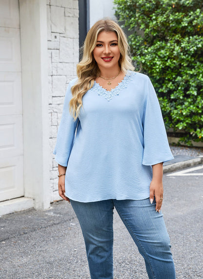 Women's Plus Size Floral Trim V-Neck Tunic Top